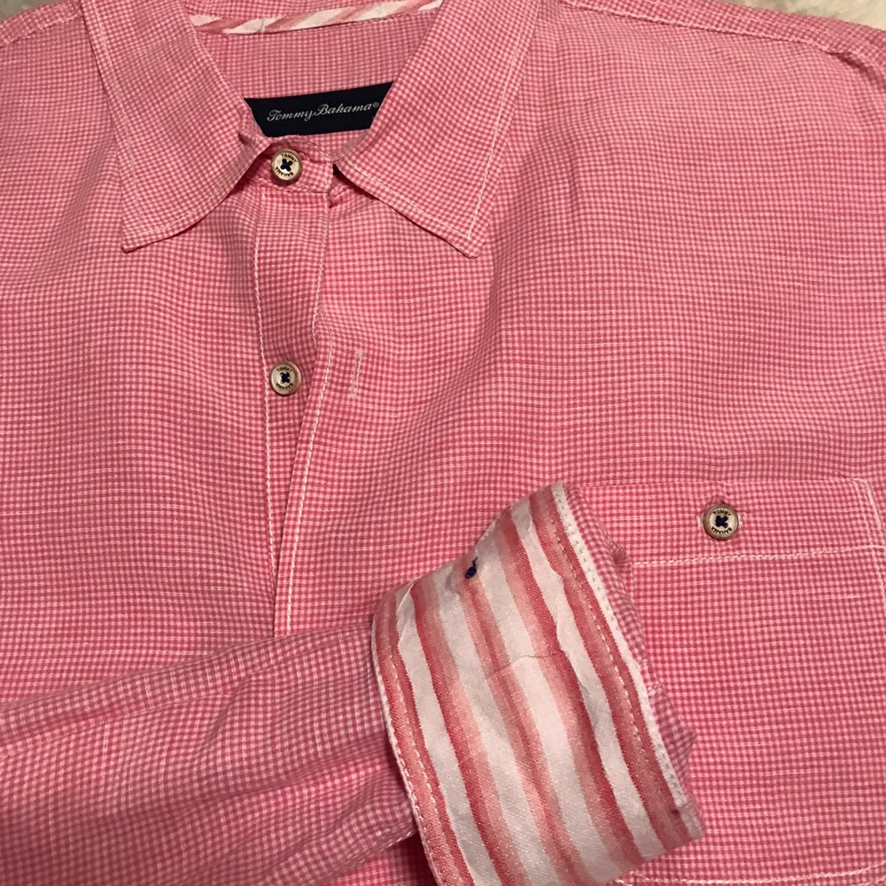 Lovely long sleeved Tommy Bahama men’s dress shirt